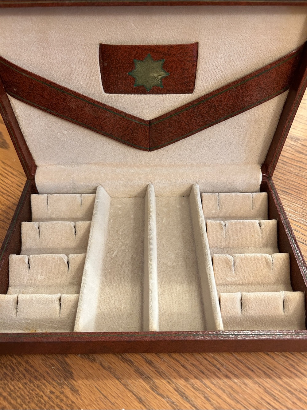 SWANK Brown and Cream Velvet-Lined Jewelry Organizer